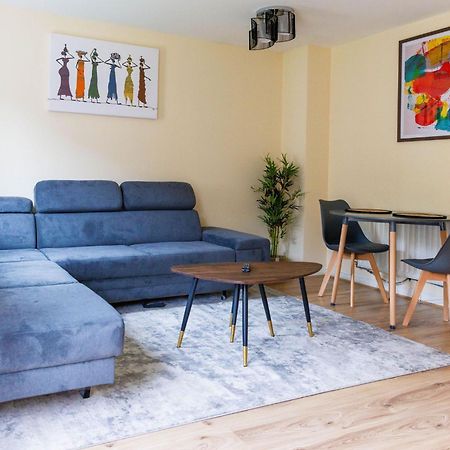 Stylish 3 Bedroom And Free Parking Thamesmead  Exterior photo